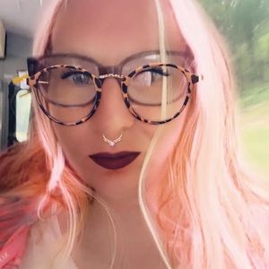 Meet your Posher, Mandy